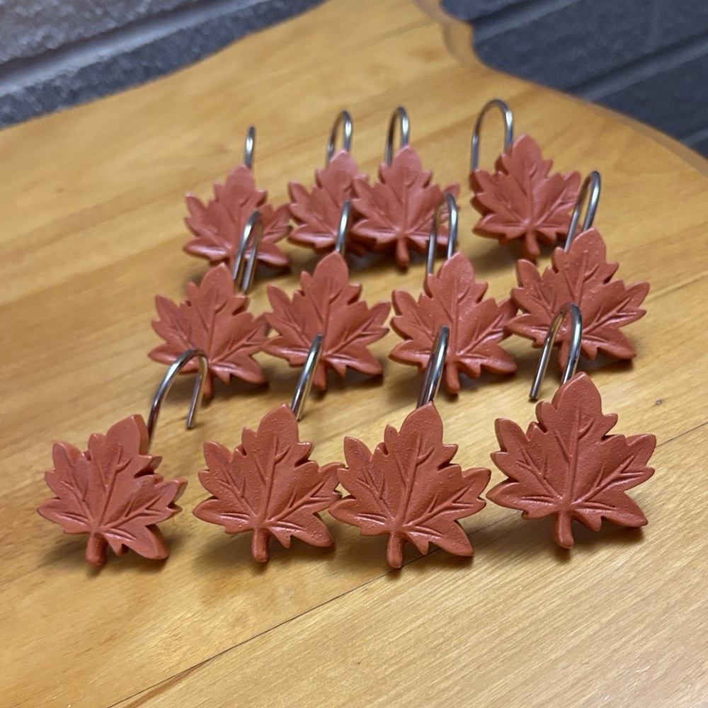 Maple Leaf Shower Curtain Hooks Set of 12  Resin Burnt Orange/Brown EUC